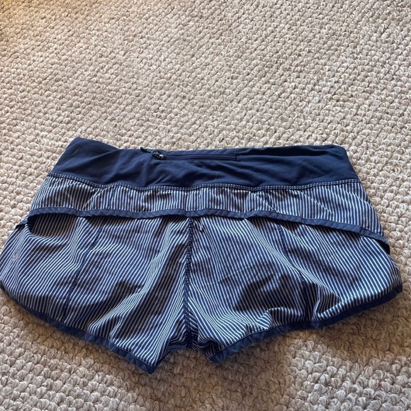 lululemon athletica womens speed up shorts navy stripe size 6 2.5” - Picture 2 of 2